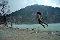 Melayang di Berbagai Destinasi Cantik Indonesia