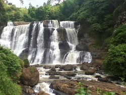 Petualangan Seru ke Air Terjun Niagara Mini di Bandung
