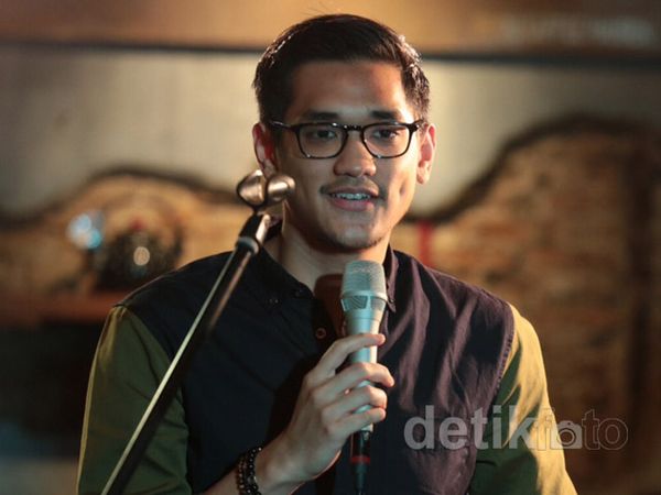 Afgan Intim dengan Afganisme di LIVECHATkustik