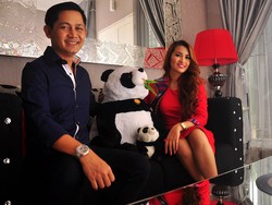 Boneka Panda Jadi Penjaga di Rumah Fitri Karlina