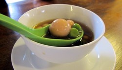 Ada Tahu Mendoan dan Wedang Ronde Enak di Tahu Susu Lembang