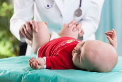 Begini Cara Dokter Mendiagnosis Pasien Anak yang Kelaminnya Tak Sempurna