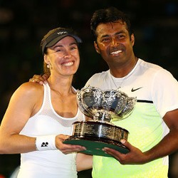 Setelah Sembilan Tahun, Martina Hingis Dapat Gelar Grand Slam Lagi