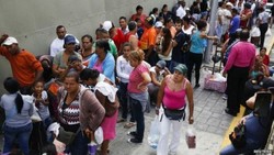 Presiden Venezuela Tahan Pemilik Toko karena Membuat Antrean Palsu