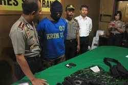 Pria ini Dipolisikan Pacarnya Karena Mengaku Anggota TNI