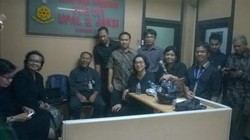 Begini Suasana Santai BW dan Tim Pengacara Saat Rehat Pemeriksaan di Bareskrim Polri