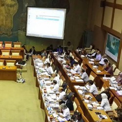 DPR Desak Pemerintah Turunkan Harga Solar Jadi Rp 6.000/Liter