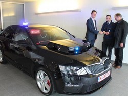 Mobil Polisi Ini Bisa Kenali Mobil Curian dengan Merekam Pelat Nomor