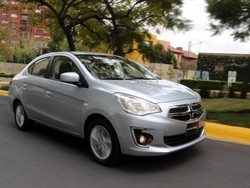 Attiitude, Sedan Mitsubishi Berbaju Dodge