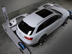 RAY, Si Robot Tukang Parkir Pintar