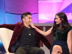 Sonya Ambil Hati Anak Hengky Kurniawan dengan Hadiah dan Ciuman Hangat