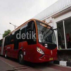 Ahok Izinkan Pemerintah Pusat Tanam Saham di TransJakarta