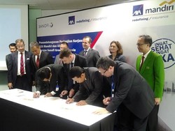 AXA Mandiri Gandeng Perusahaan Perancis Beri Vaksin Tifus Gratis