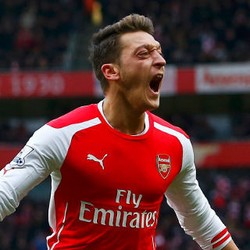 Oezil yang Mulai Kelihatan Lagi