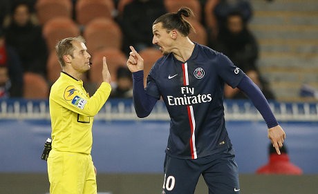 Wasit pun Menyerah Tunduk pada Ibrahimovic