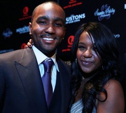 Ditemukan Pingsan di Bathtub, Putri Whitney Houston Sudah Bangun dari Koma