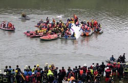 Total Korban Kecelakaan TransAsia Bertambah Jadi 22 Orang