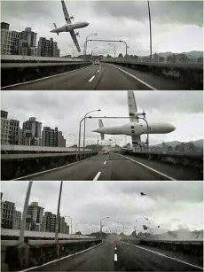 Detik-detik Jatuhnya Pesawat ATR TransAsia ke Sungai Taiwan