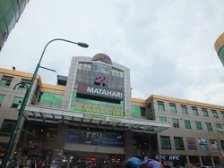 Window Shopping di Nagoya Hills Batam