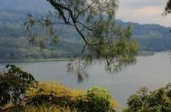 Mencari Ketenangan di Bali, Danau Buyan Pilihannya