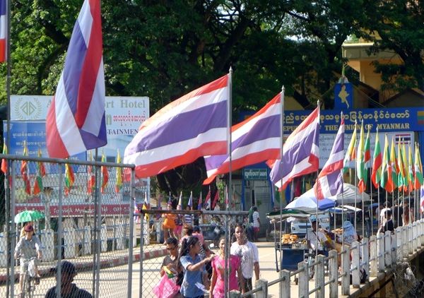 Seperti Ini Kota Perbatasan Thailand & Myanmar