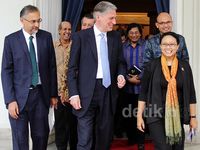 Menlu RI dan Inggris Bahas Hubungan Bilateral