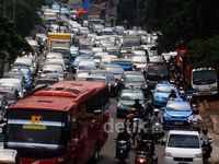 Jalan TB Simatupang Macet Parah