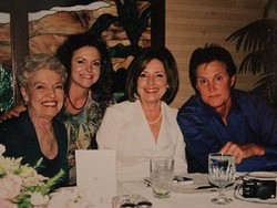 Sang Ibu Benarkan Kabar Rencana Bruce Jenner Ganti Kelamin