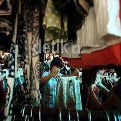 Sudah Gonta-ganti Presiden dan Dilarang, Pakaian Bekas Impor Tetap Laris