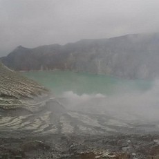 Asap Sulfatara Pekat, Wisatawan Dilarang Dekati Kawah Ijen