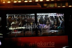 Tak Ada Lagi Tiket Kertas Untuk Naik TransJ di Koridor Ragunan-Dukuh Atas