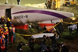 Hindarkan Pesawat dari Gedung Bertingkat, Pilot TransAsia Dipuji
