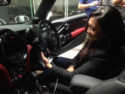 Mengenal Lebih Dekat Fitur MINI Connected