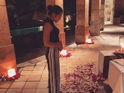 Dinner Romantis ala Pevita Pearce dan Anak Pemilik Blue Bird Group