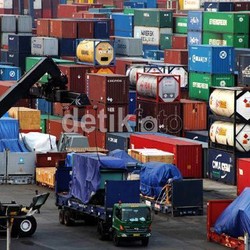 Jokowi Panggil Bos Pelindo II: Angkut Kontainer Harus Lewat Sungai