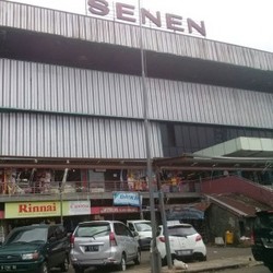 Serba-serbi Bisnis Baju Bekas yang Eksis Sejak Zaman Pak Harto