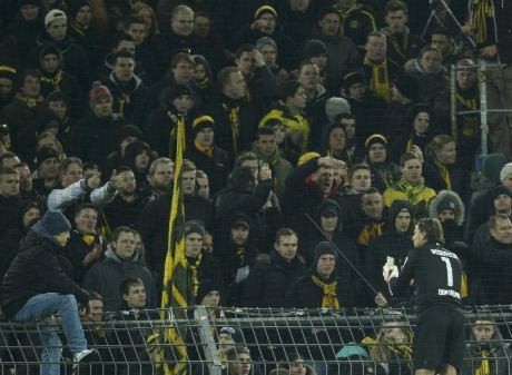 Kalah Lagi, Weidenfeller dan Hummels pun Harus Hadapi Kemarahan Fans