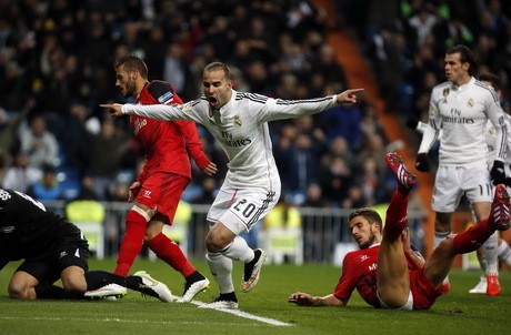 Madrid Tundukkan Sevilla 2-1