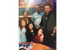 Tak Bisa Berlibur karena Sakit Langka, Levi Dihadiahi Kejutan