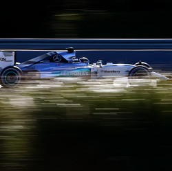 Hamilton Sambut Reliabilitas Spesial W06 Hybrid