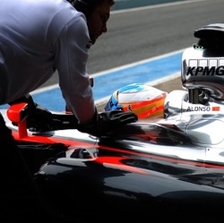 Catatan Waktu di Jerez Tak Bikin McLaren Risau