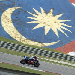 Lorenzo Kuasai Hari Kedua