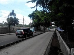 Dear Pak Ahok, Perbaikan Jalan Rusak Depan Lapas Cipinang Dikerjakan Setengah Hati