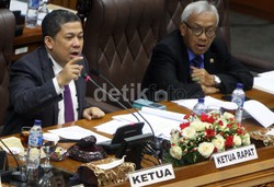 Fahri Hamzah: Memang Kenapa Kalau Jokowi Lantik Tersangka Korupsi?
