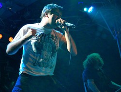 Vokalis Napalm Death Kembali Desak Presiden Jokowi Ampuni Terpidana Mati