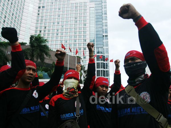 Buruh Metal Kembali Beraksi