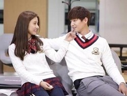 Sweet! Kim So Eun dan Song Jae Rim Kencan Pakai Seragam SMA