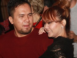 Nyanyi Maju Mundur Cantik, Rina Nose Tak Izin Syahrini