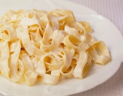 Makan Malam Istimewa dengan Pasta Creamy, Pasta Berbalut Saus Gurih