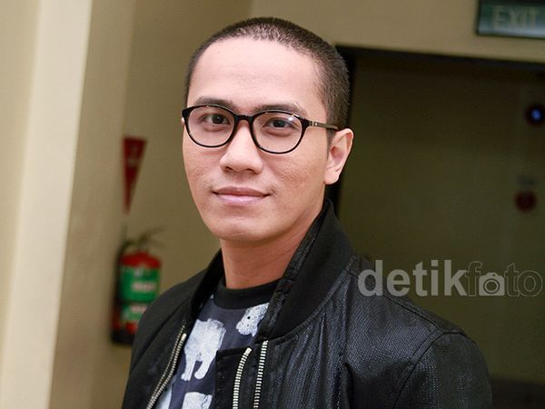 Ressa Herlambang Muncul Lagi